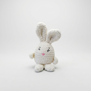 Rankų darbo pliušinis triušiukas „Miego Debesėlis“ – Jūsų vaiko saldžių sapnų sargas