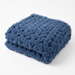 Rankų darbo sensorinis pledukas „Vandenyno Paslaptis“ – solidus jaukumas ir raminanti šiluma