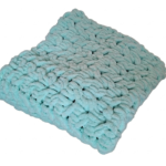 Rankų darbo pledukas „Mėtų Gaiva“ – lengvumas ir ramybė Jūsų mažylio poilsiui